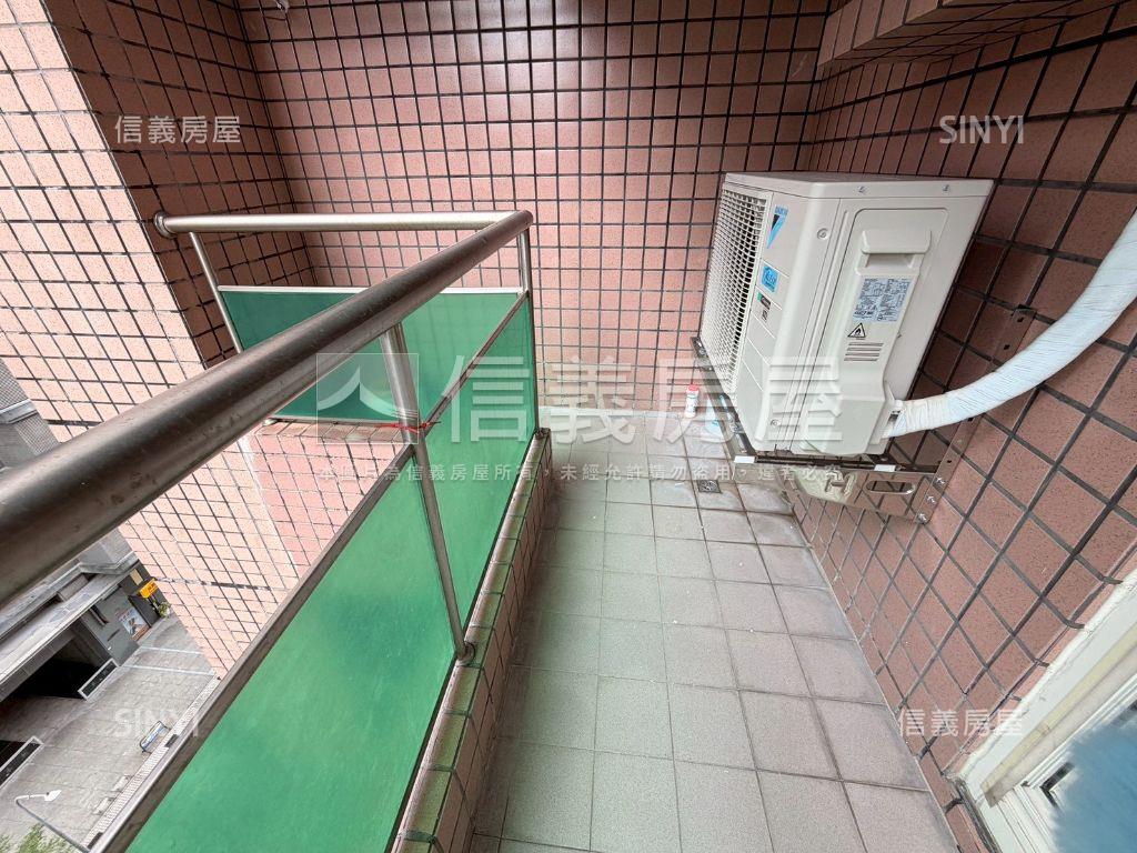 學區·巨蛋捷運。寬敞亮宅房屋室內格局與周邊環境