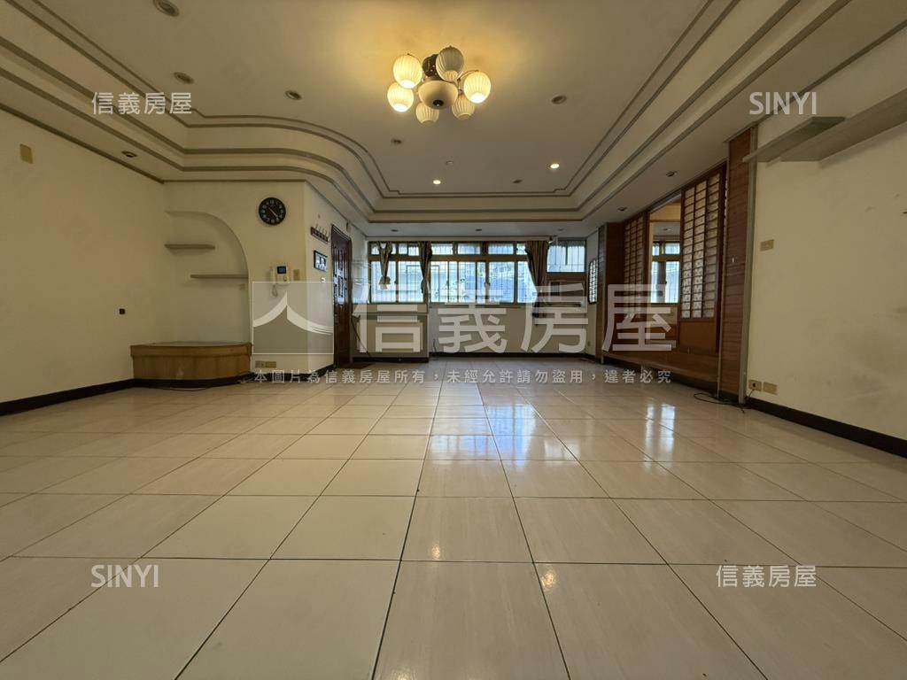 天母邊間大三樓房屋室內格局與周邊環境