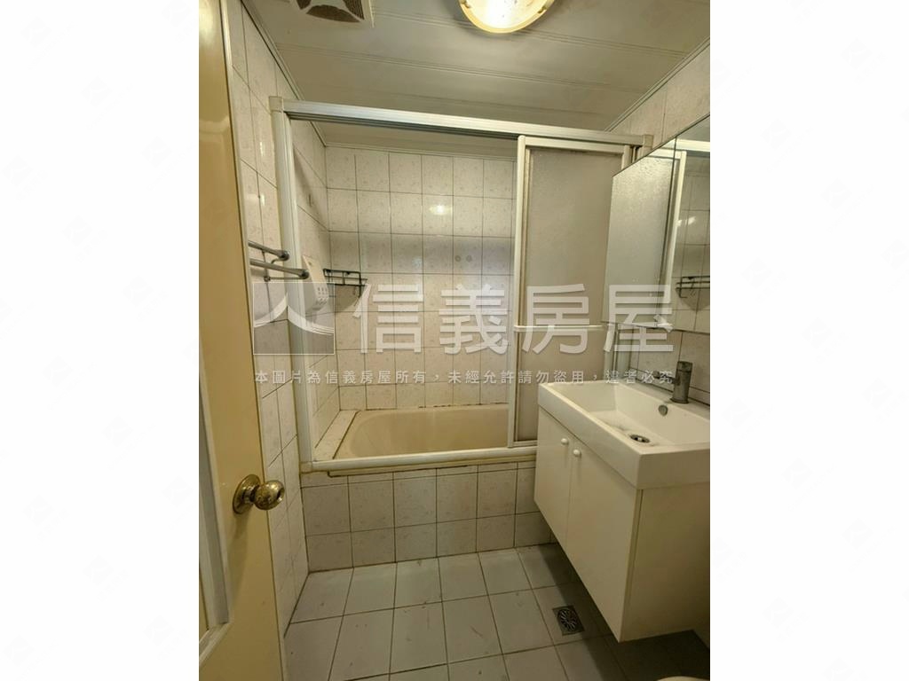 天母邊間大三樓房屋室內格局與周邊環境