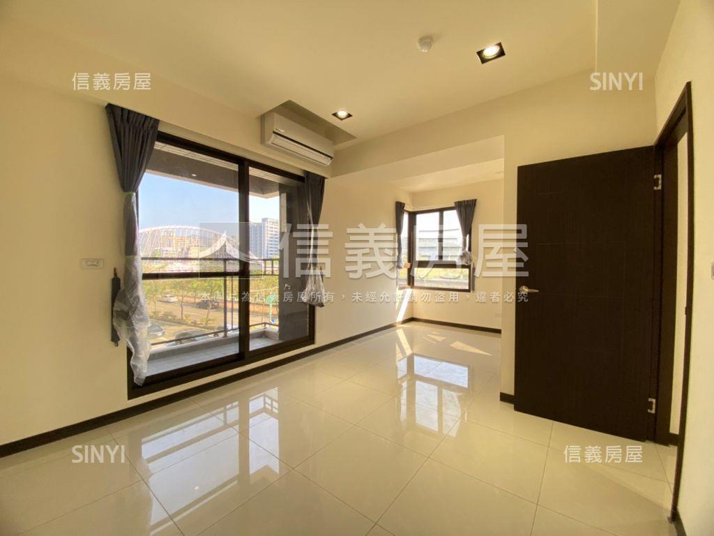 稀有朝東山景四房平車位房屋室內格局與周邊環境