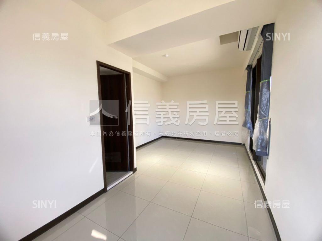 稀有朝東山景四房平車位房屋室內格局與周邊環境