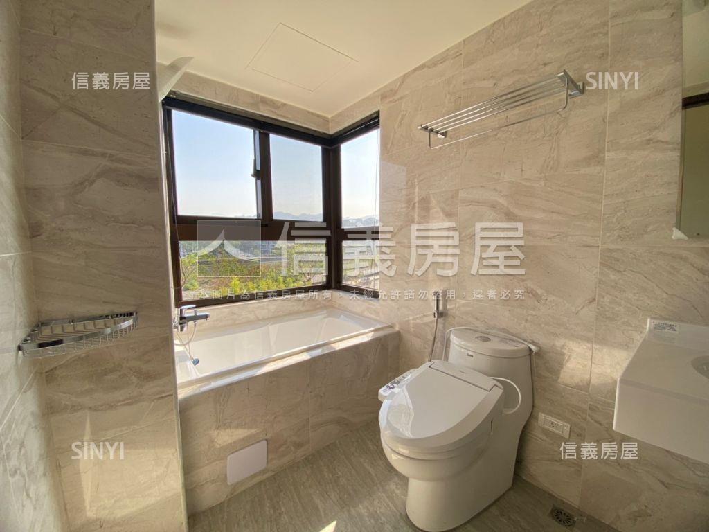 稀有朝東山景四房平車位房屋室內格局與周邊環境