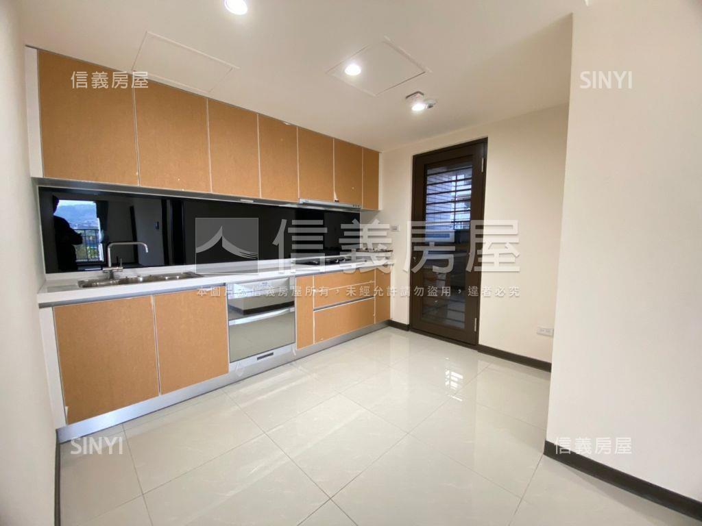 稀有朝東山景四房平車位房屋室內格局與周邊環境