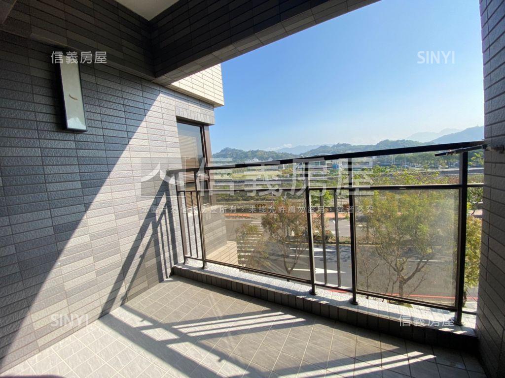 稀有朝東山景四房平車位房屋室內格局與周邊環境