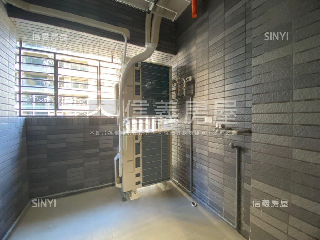 稀有朝東山景四房平車位房屋室內格局與周邊環境