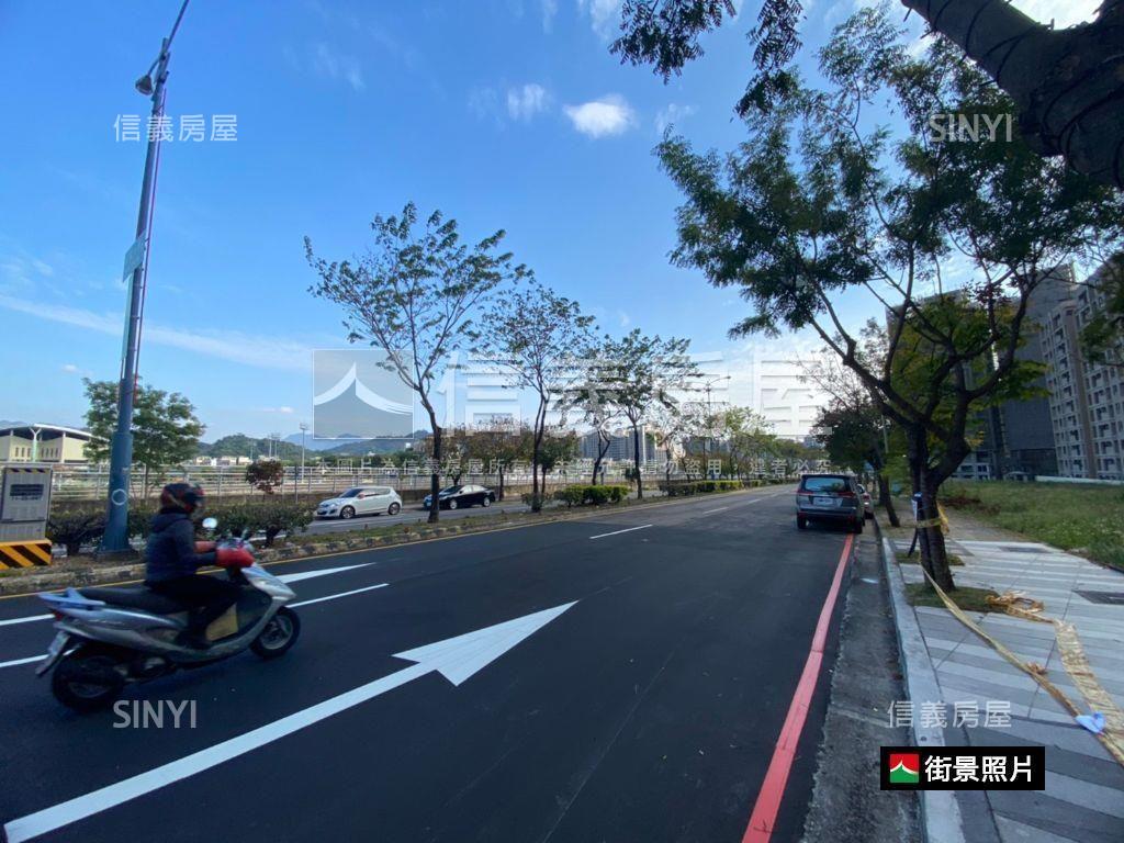 稀有朝東山景四房平車位房屋室內格局與周邊環境