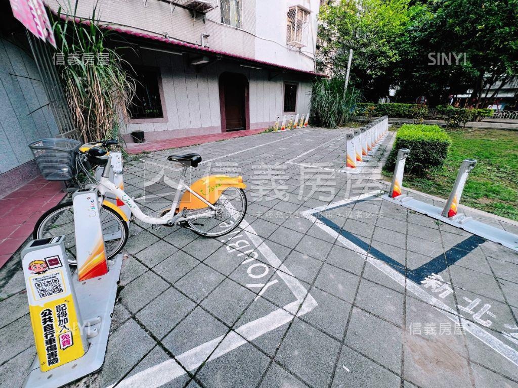 面公園三面採光頂樓大空間房屋室內格局與周邊環境
