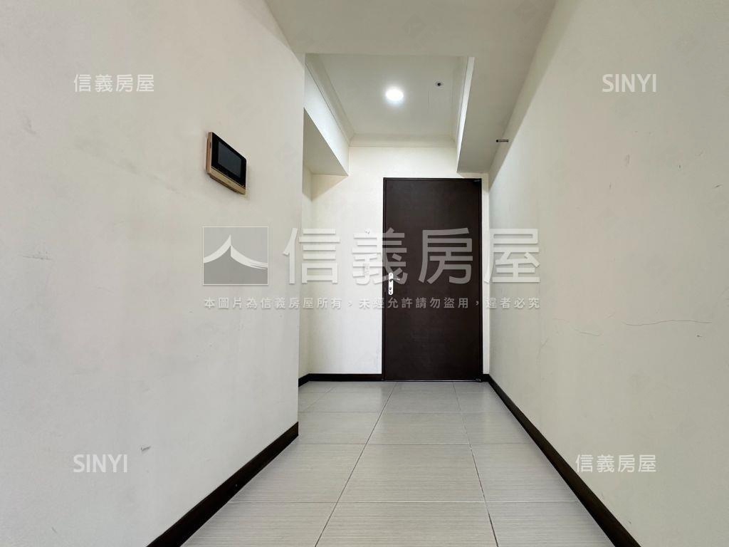 陽光灑落邊間三房平車房屋室內格局與周邊環境