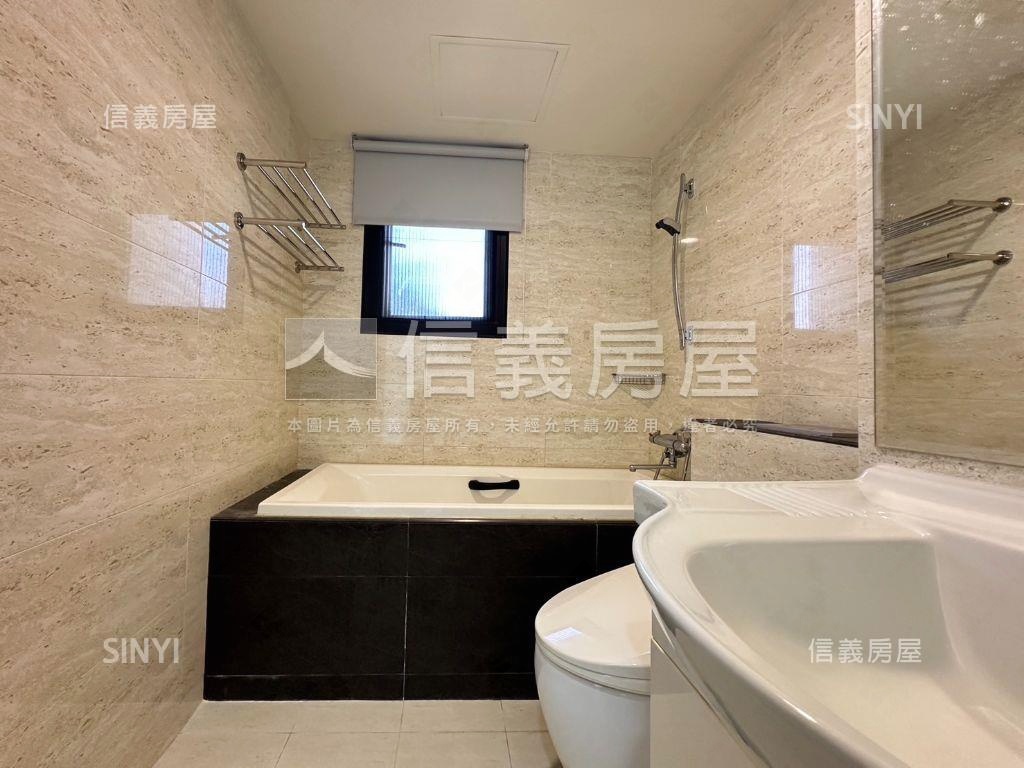 陽光灑落邊間三房平車房屋室內格局與周邊環境