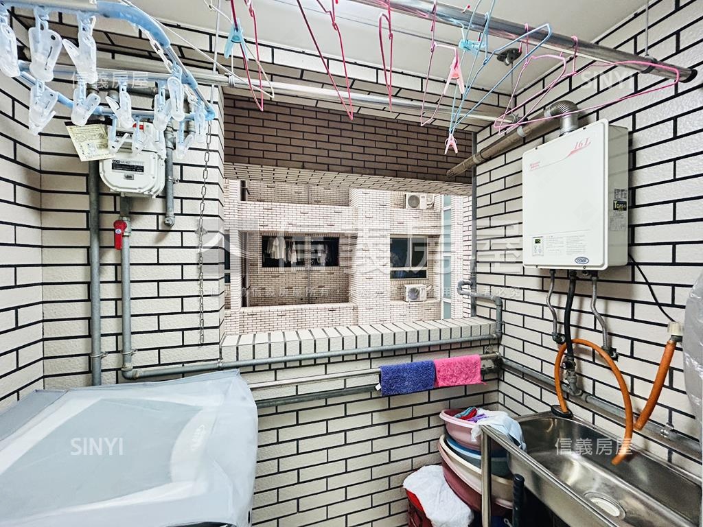 水花園精緻三房車位房屋室內格局與周邊環境