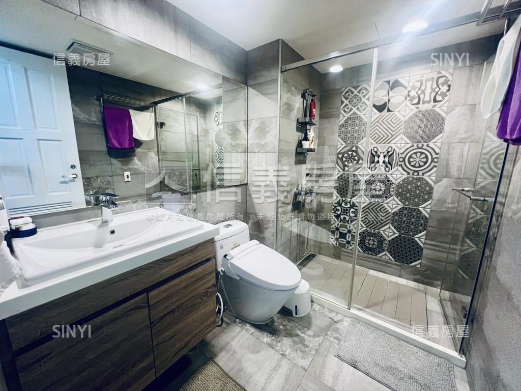 菁英薈二期。２房坡平車位房屋室內格局與周邊環境