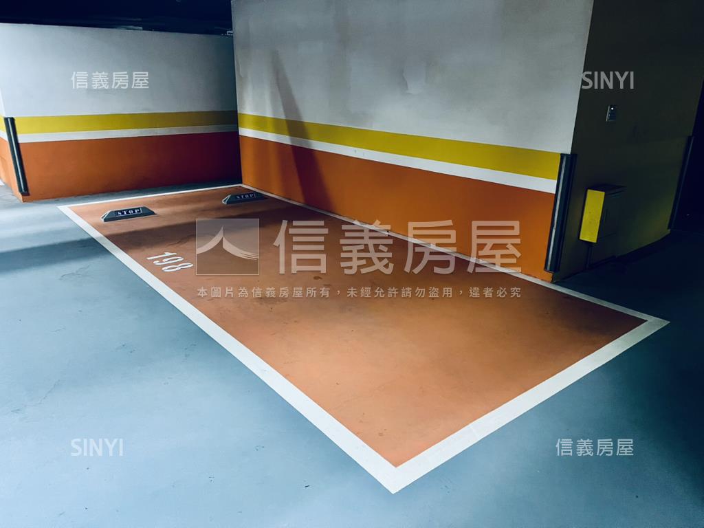 菁英薈二期。２房坡平車位房屋室內格局與周邊環境