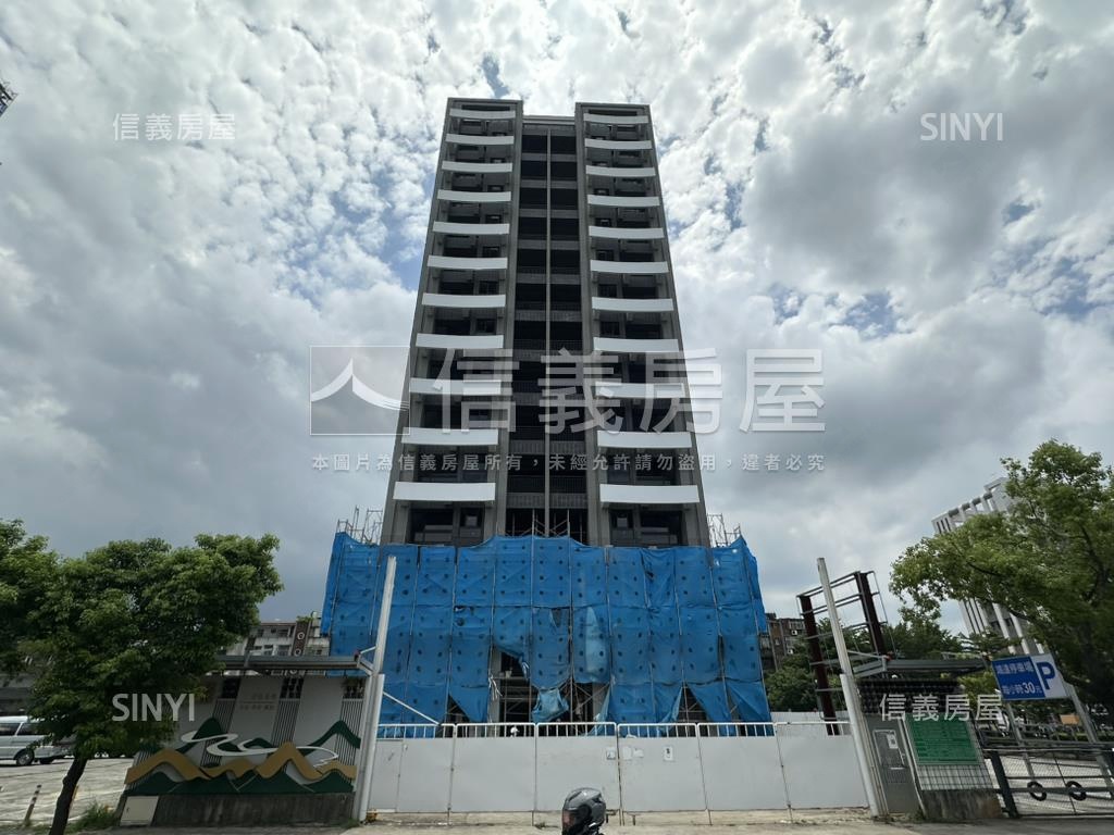 立信御景３房車位房屋室內格局與周邊環境