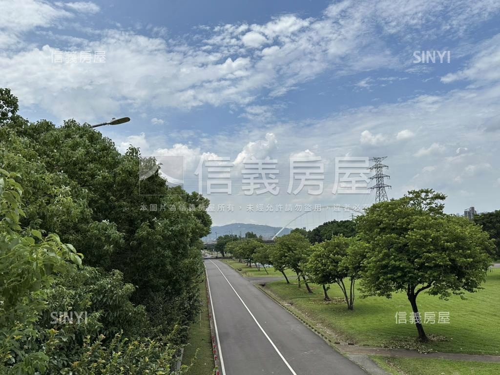 立信御景３房車位房屋室內格局與周邊環境