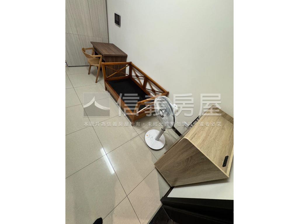 專任孩子王２平車小資房房屋室內格局與周邊環境