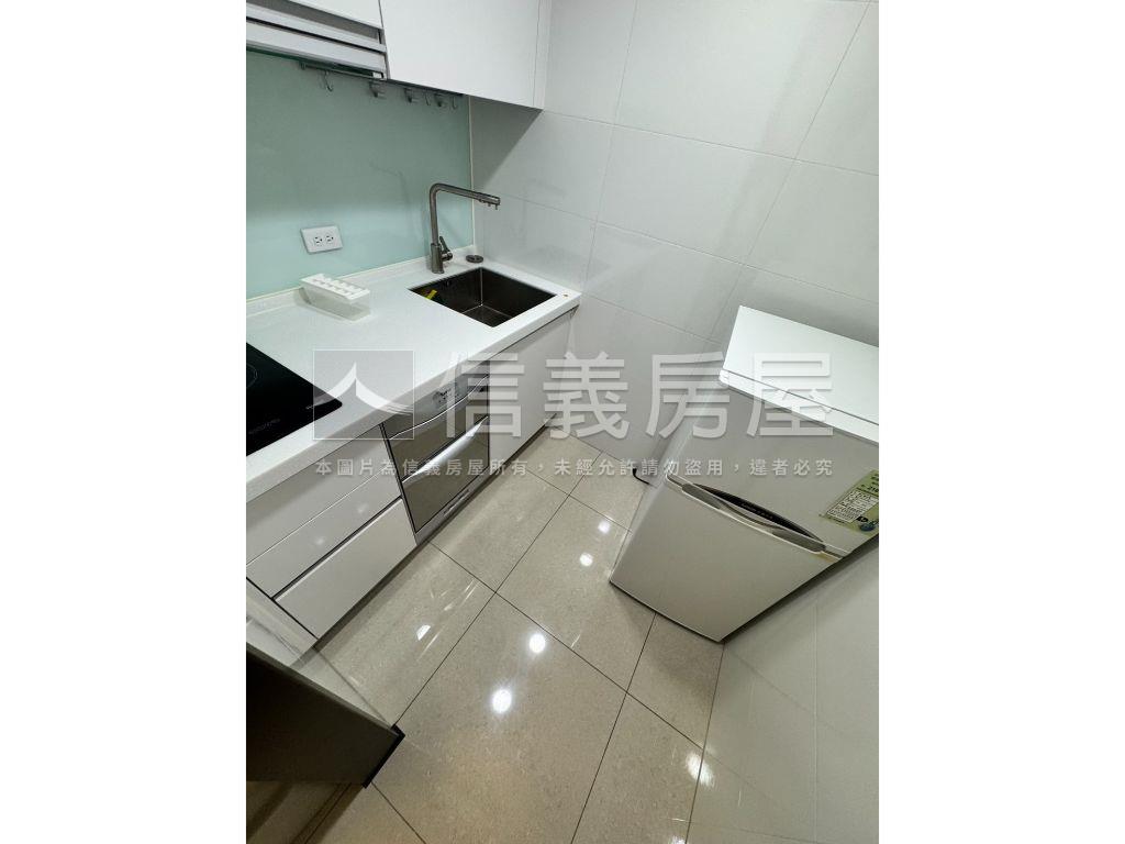 專任孩子王２平車小資房房屋室內格局與周邊環境