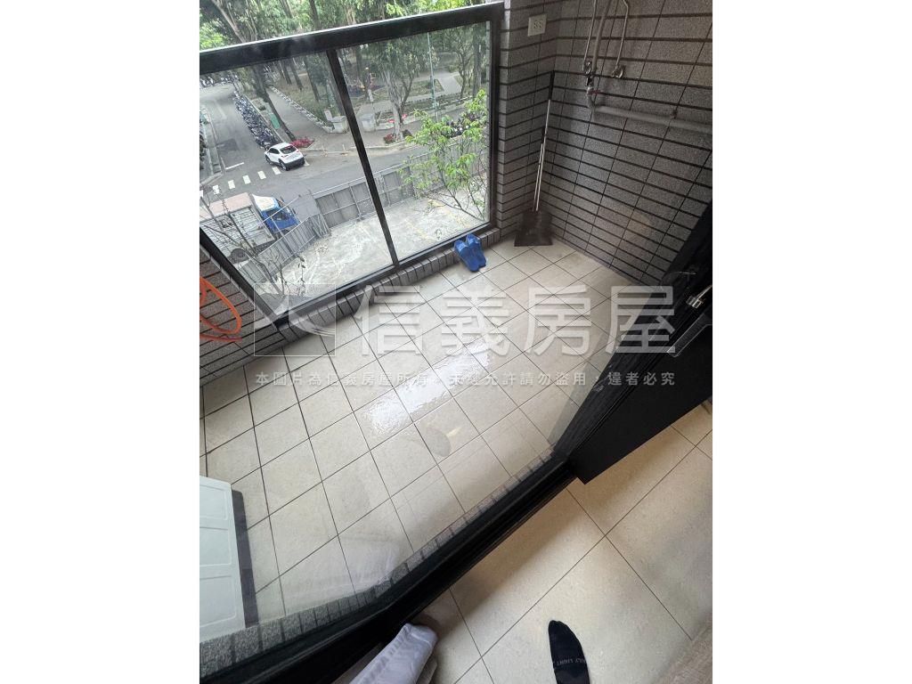 專任孩子王２平車小資房房屋室內格局與周邊環境