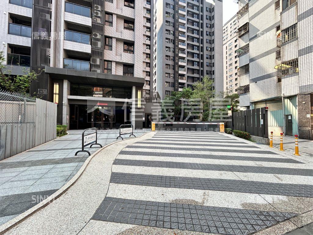 專任孩子王２平車小資房房屋室內格局與周邊環境