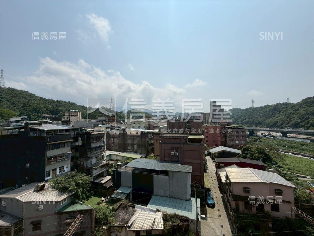 暖暖電梯三房房屋室內格局與周邊環境