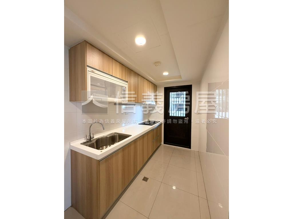 清水三房平面車位房屋室內格局與周邊環境