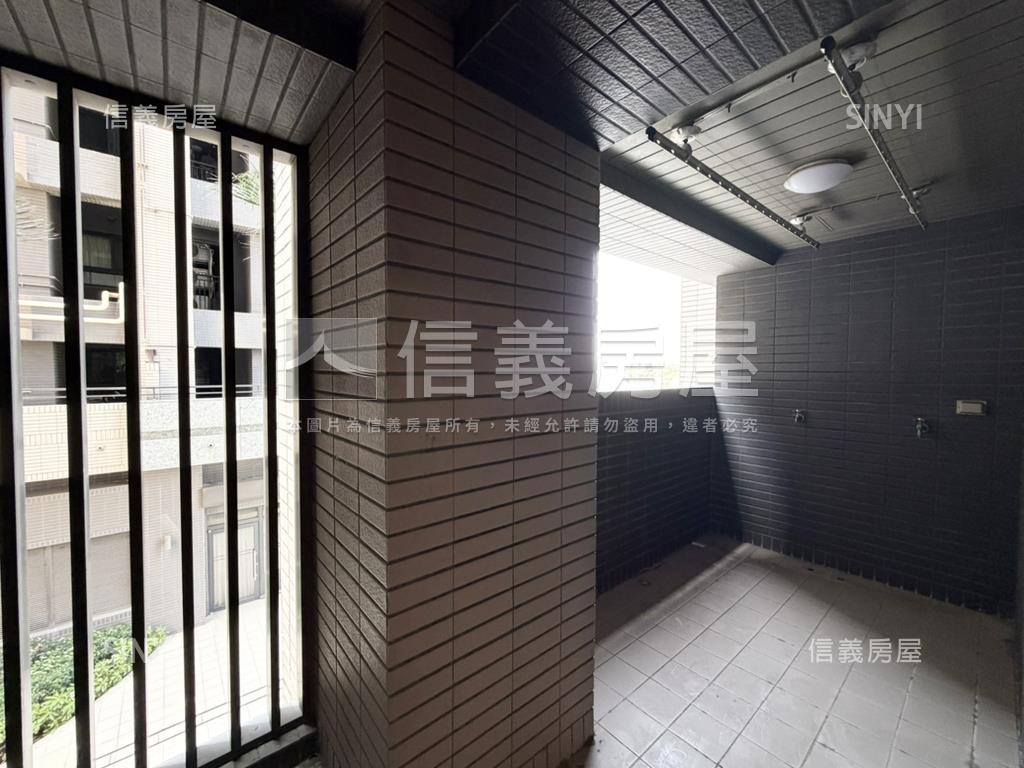 清水三房平面車位房屋室內格局與周邊環境