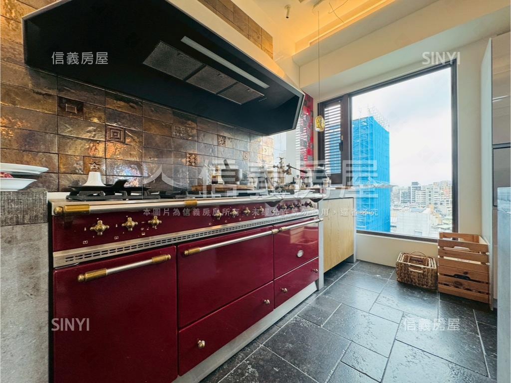仁愛築綠．國泰ＳＲＣ豪邸房屋室內格局與周邊環境