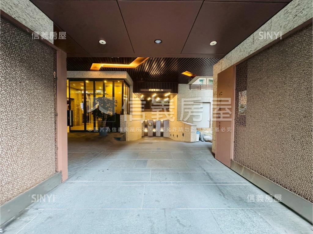 仁愛築綠．國泰ＳＲＣ豪邸房屋室內格局與周邊環境