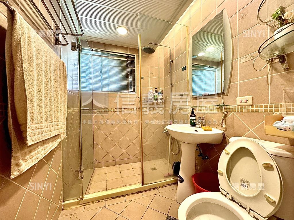文雅邊間大四房有管理員房屋室內格局與周邊環境