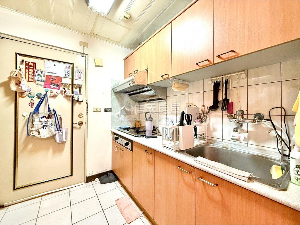 大俊國溫馨套房房屋室內格局與周邊環境