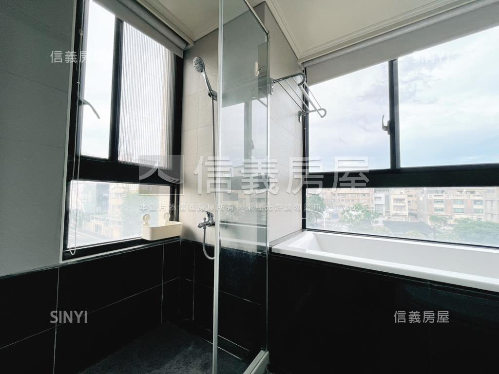 １１期光之建築３房雙平車房屋室內格局與周邊環境