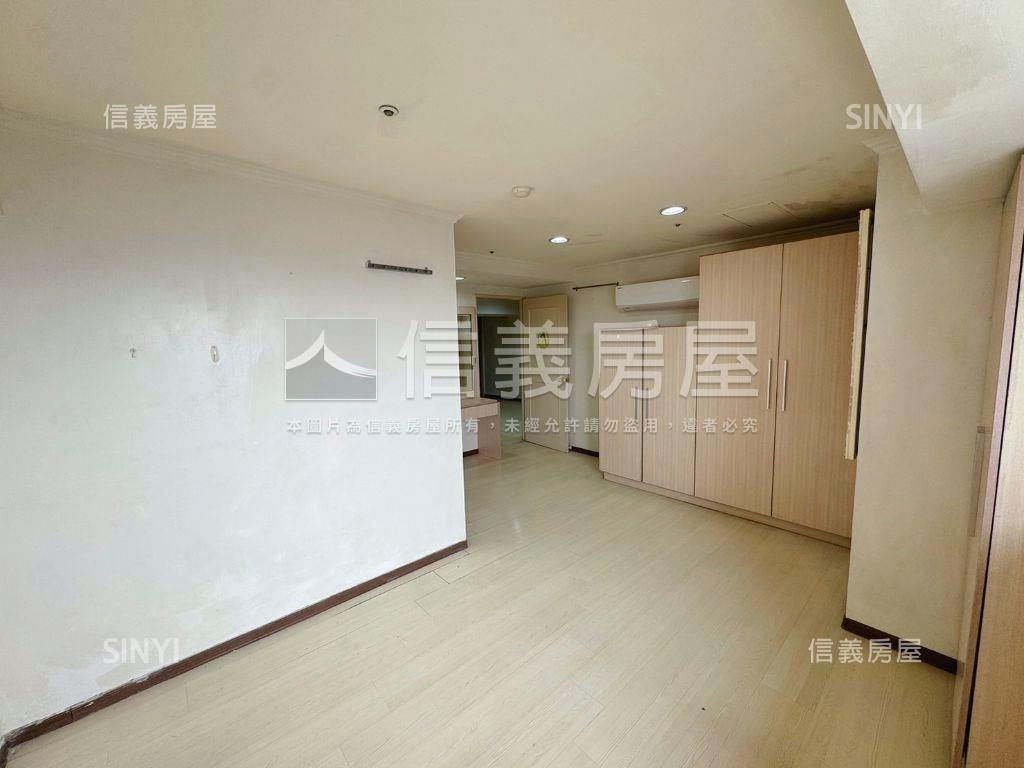 高樓江山萬里美麗大三房房屋室內格局與周邊環境