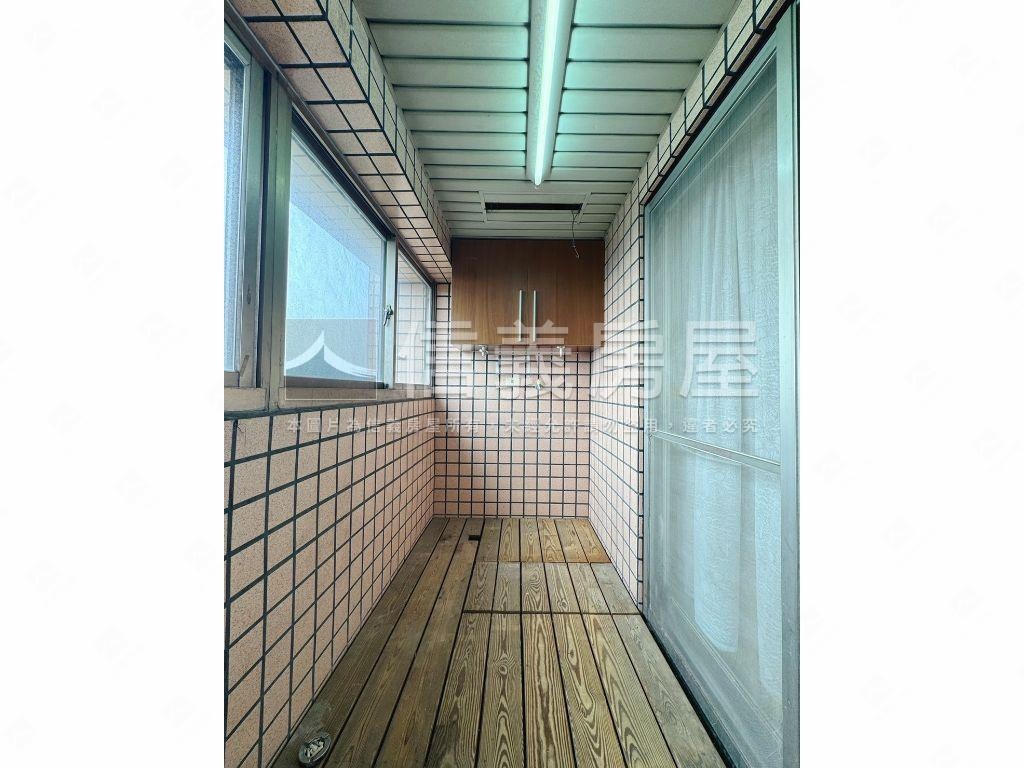 高樓江山萬里美麗大三房房屋室內格局與周邊環境