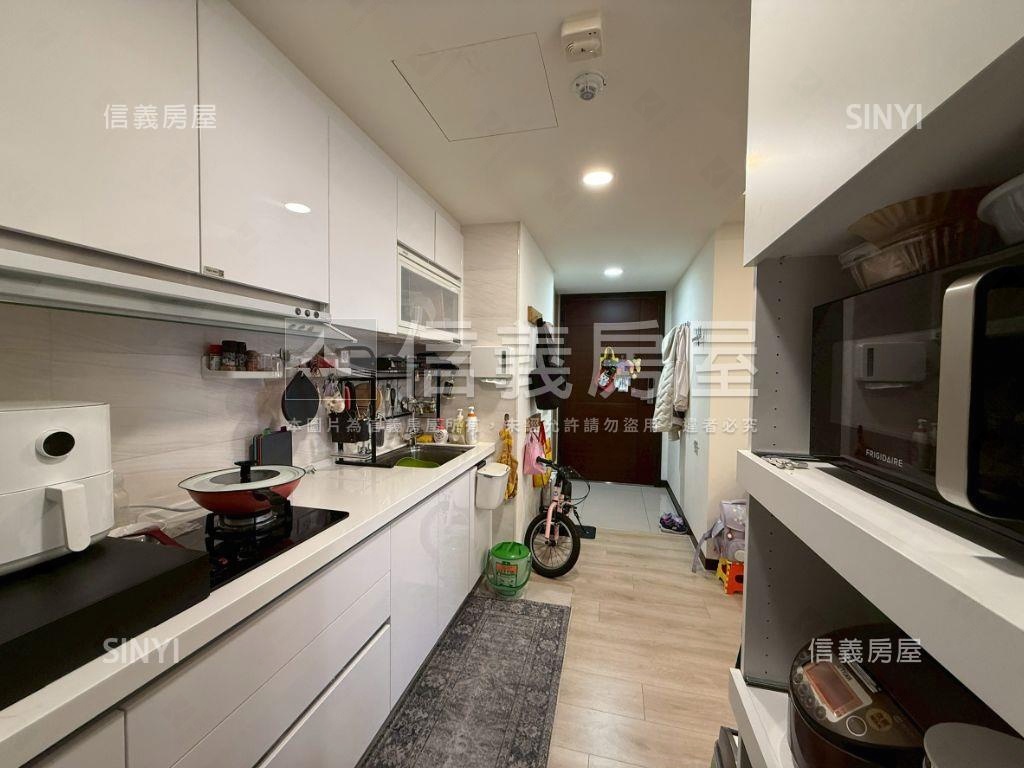 中央公園朝南兩房兩衛平車房屋室內格局與周邊環境