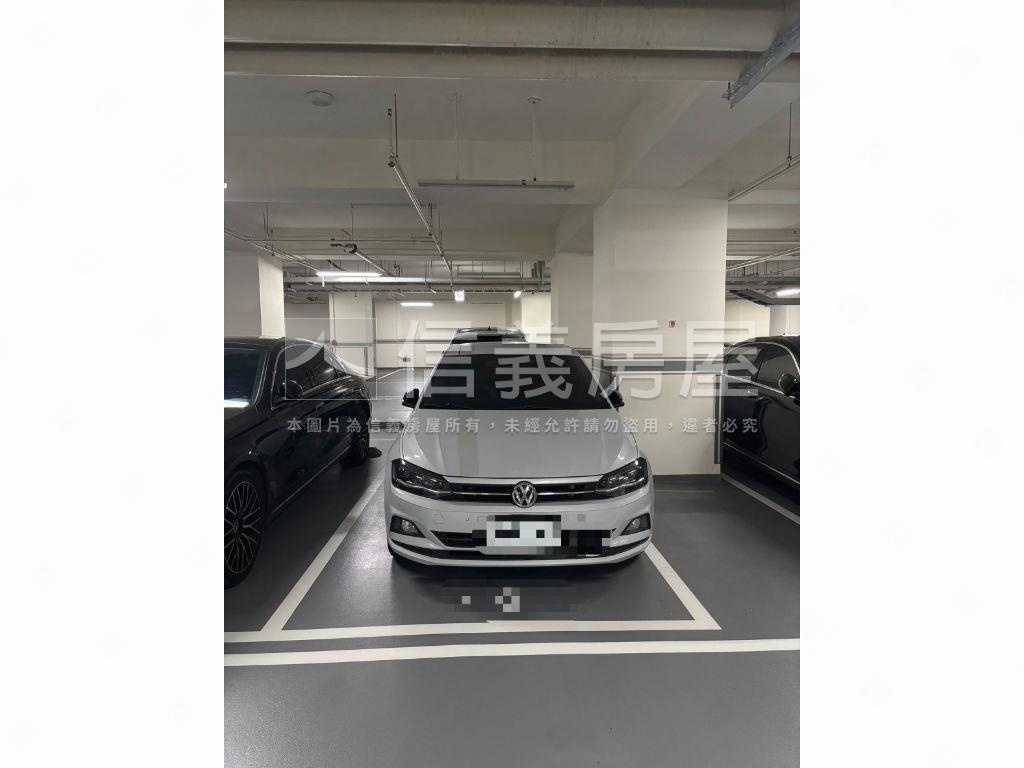 中央公園朝南兩房兩衛平車房屋室內格局與周邊環境