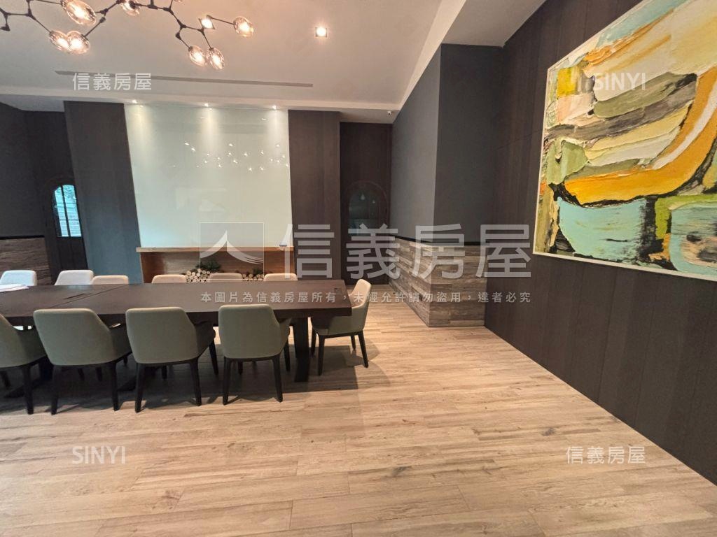 中央公園朝南兩房兩衛平車房屋室內格局與周邊環境