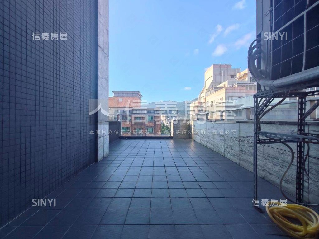 近捷運高樓大露台美築房屋室內格局與周邊環境