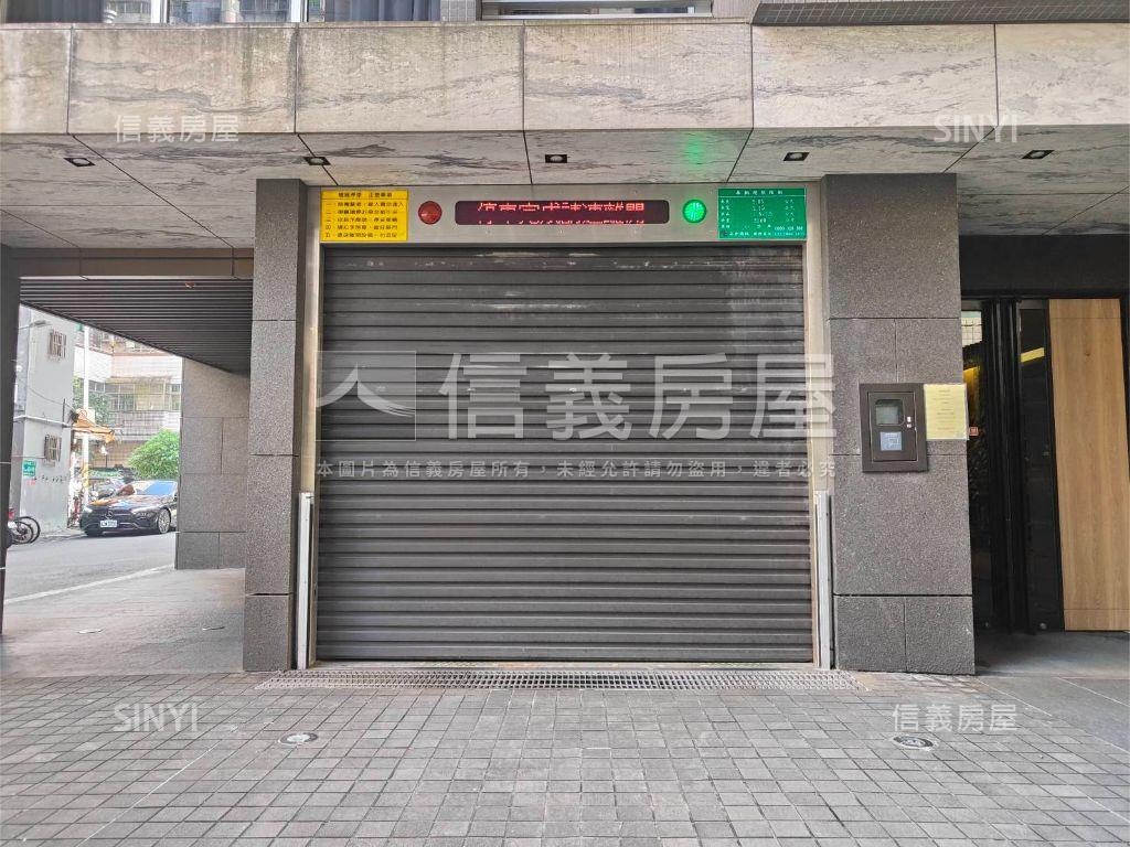 近捷運高樓大露台美築房屋室內格局與周邊環境