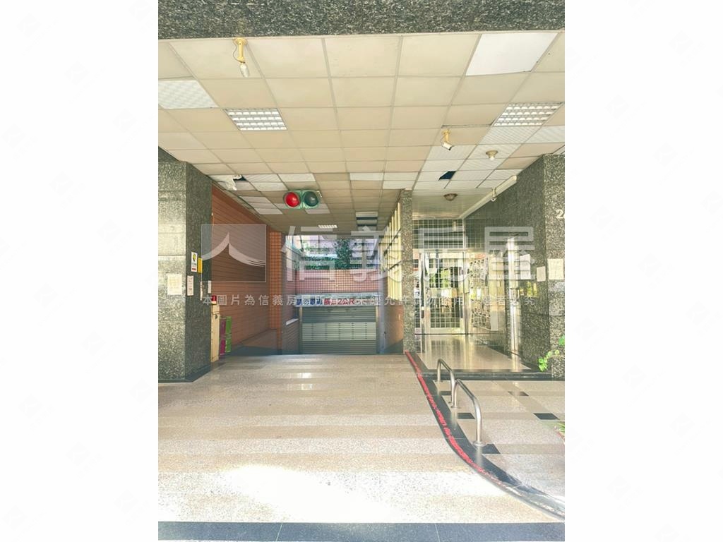 超夯近大業學區美３房車位房屋室內格局與周邊環境