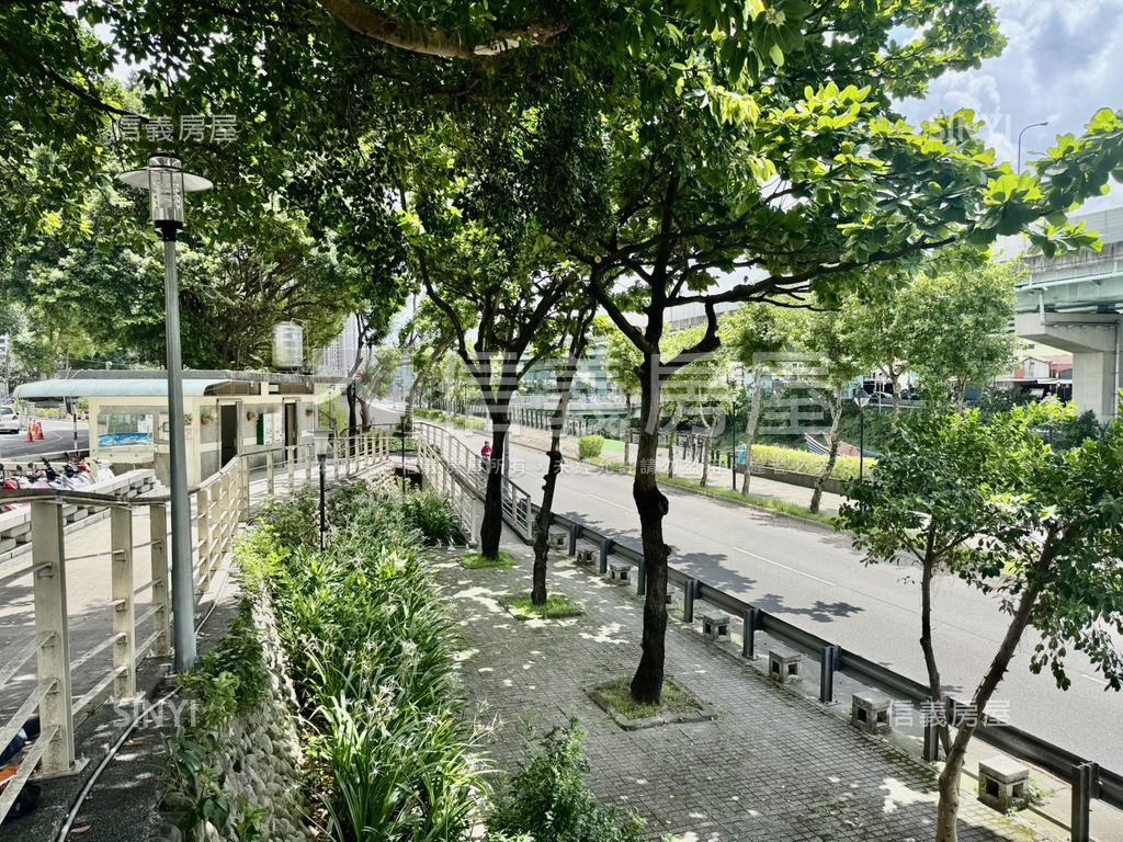 新美齊大陸工程高樓面樹景房屋室內格局與周邊環境