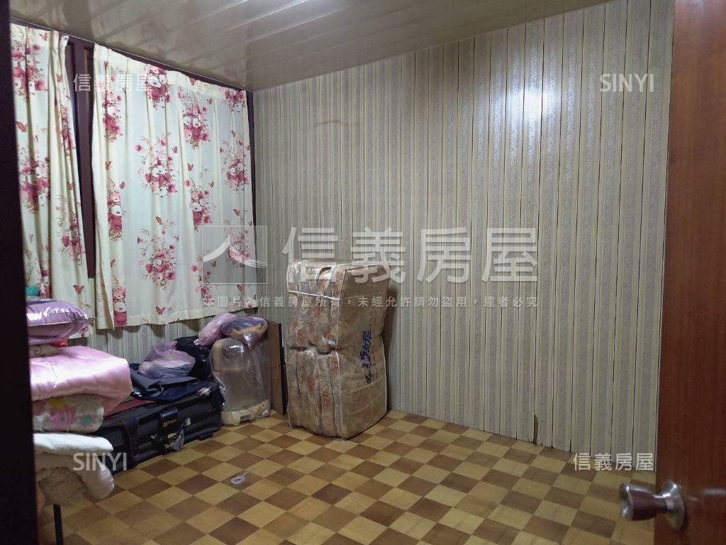 新營健康路臨路懷舊透天房屋室內格局與周邊環境