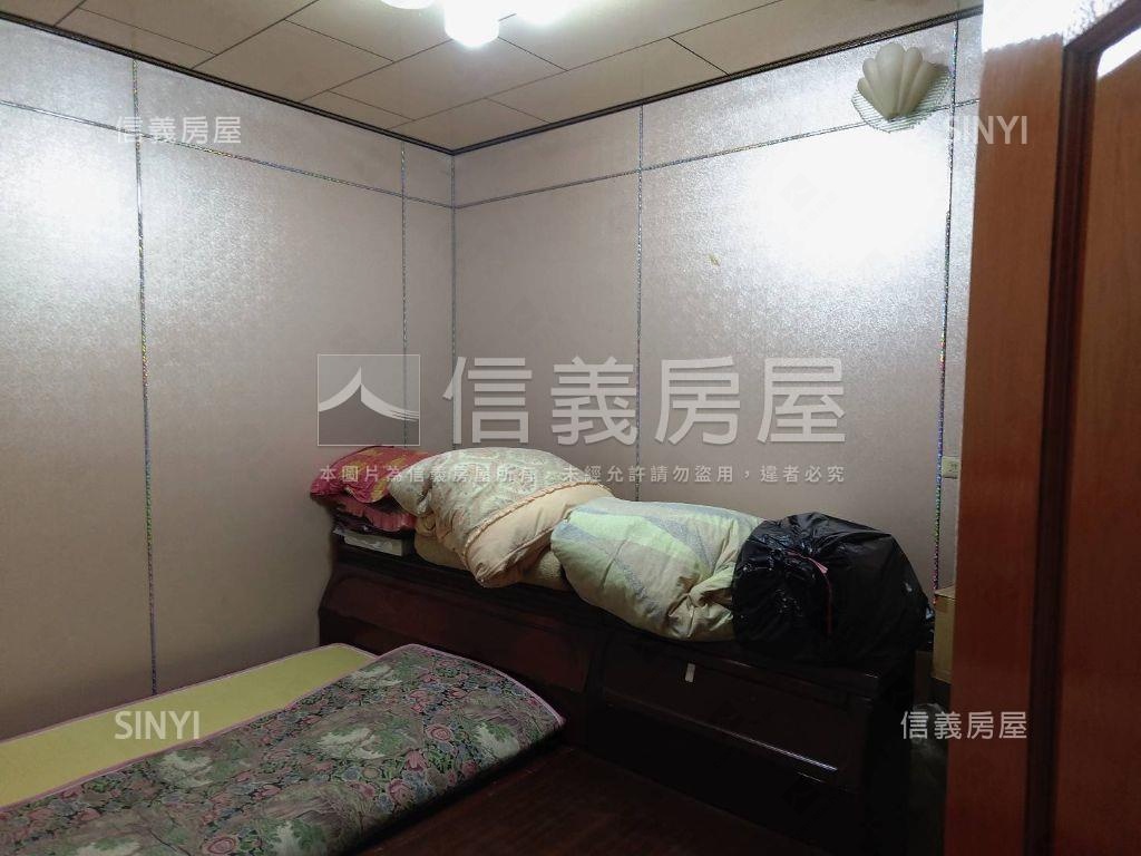 新營健康路臨路懷舊透天房屋室內格局與周邊環境