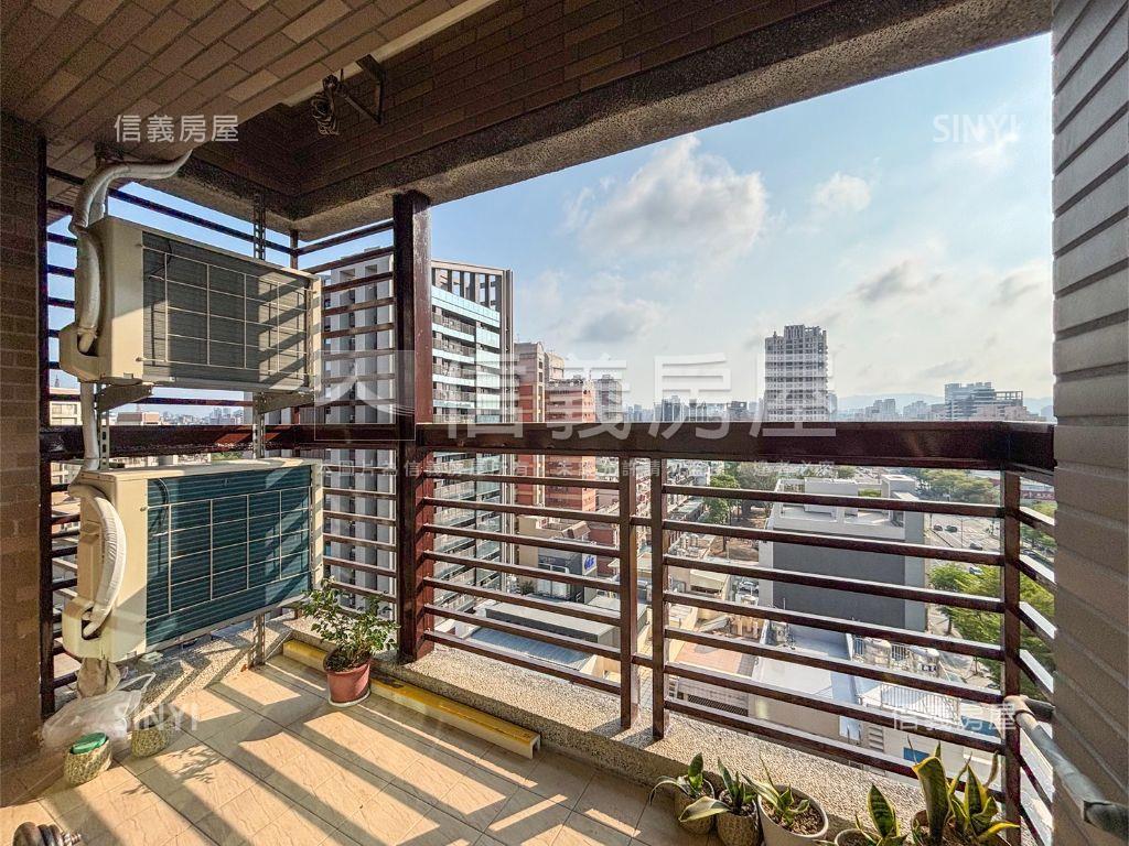 高鐵站前高樓景觀三房房屋室內格局與周邊環境