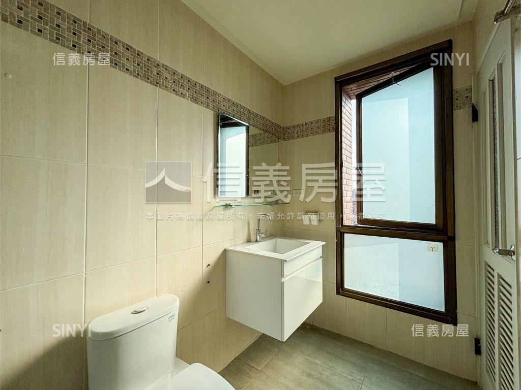 高鐵站前高樓景觀三房房屋室內格局與周邊環境