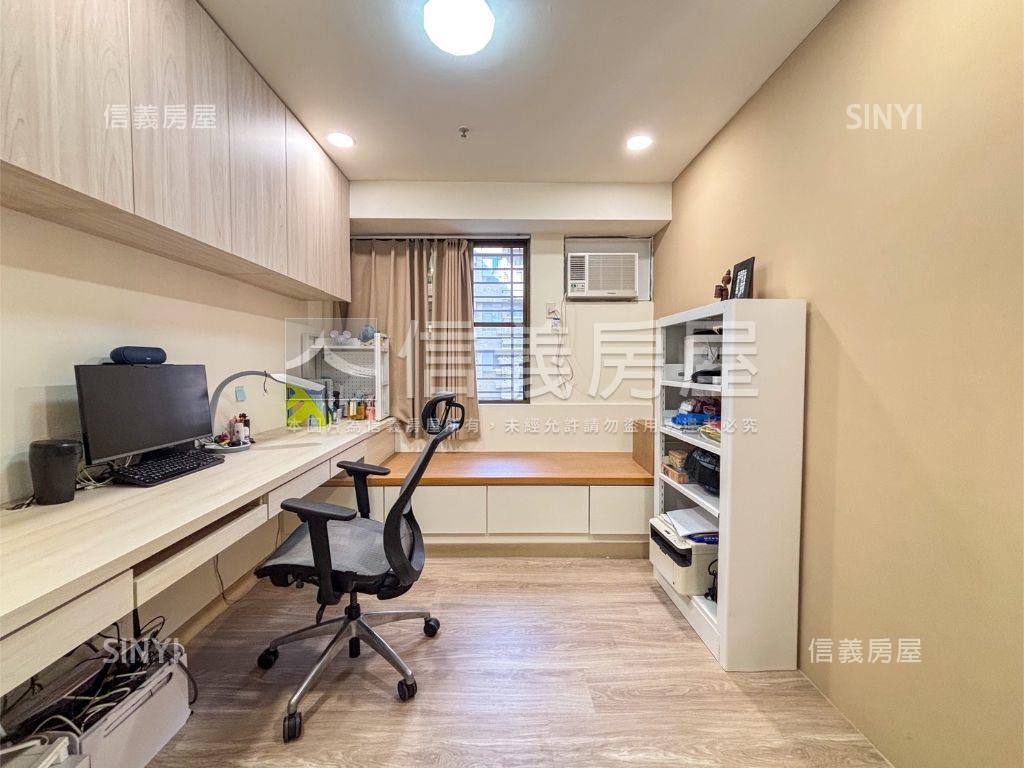 高鐵站前高樓景觀三房房屋室內格局與周邊環境