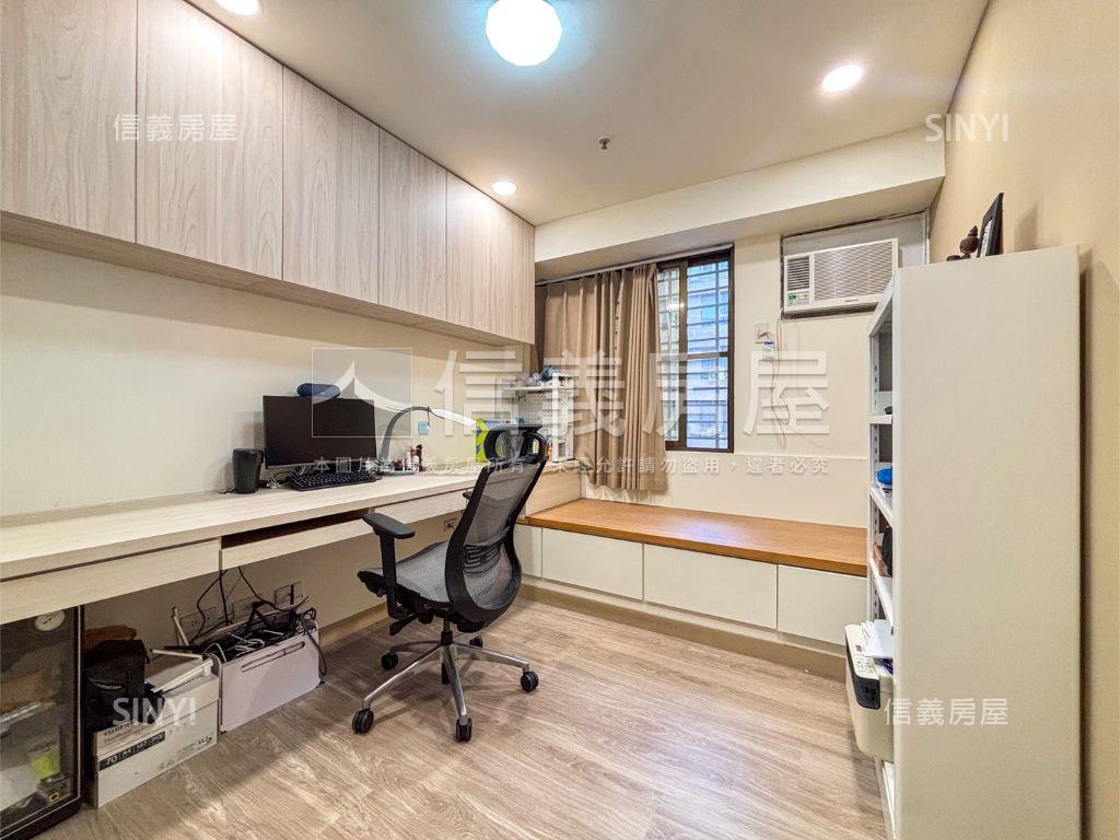 高鐵站前高樓景觀三房房屋室內格局與周邊環境