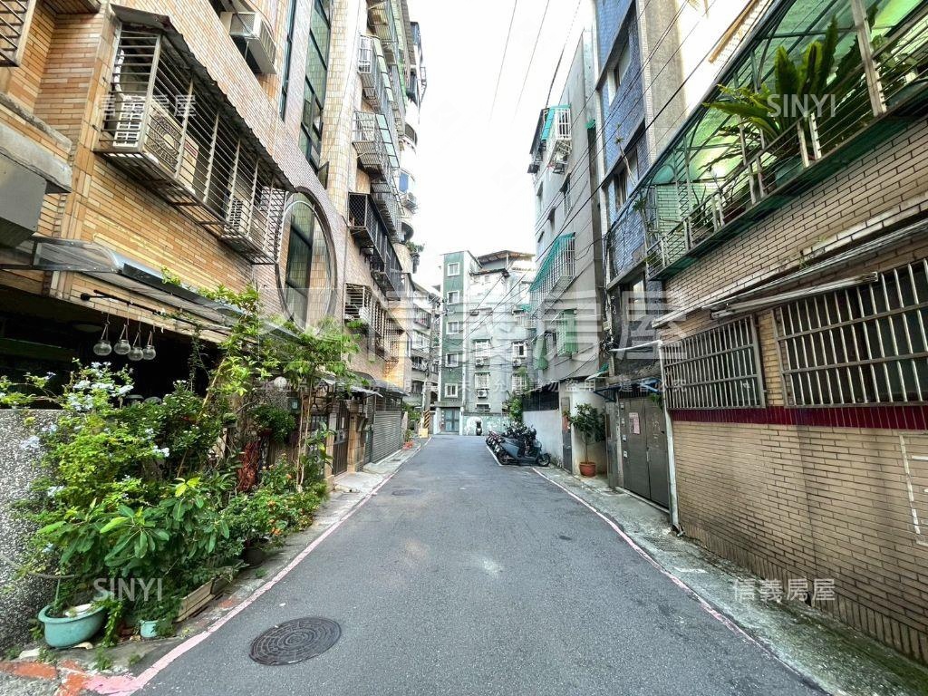 台大崇園‧機械平面車位房屋室內格局與周邊環境
