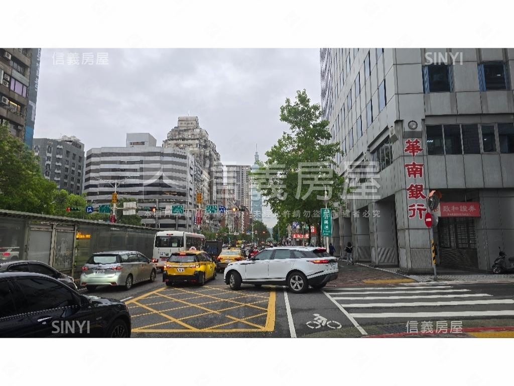 正信義路大馬路上金店面房屋室內格局與周邊環境