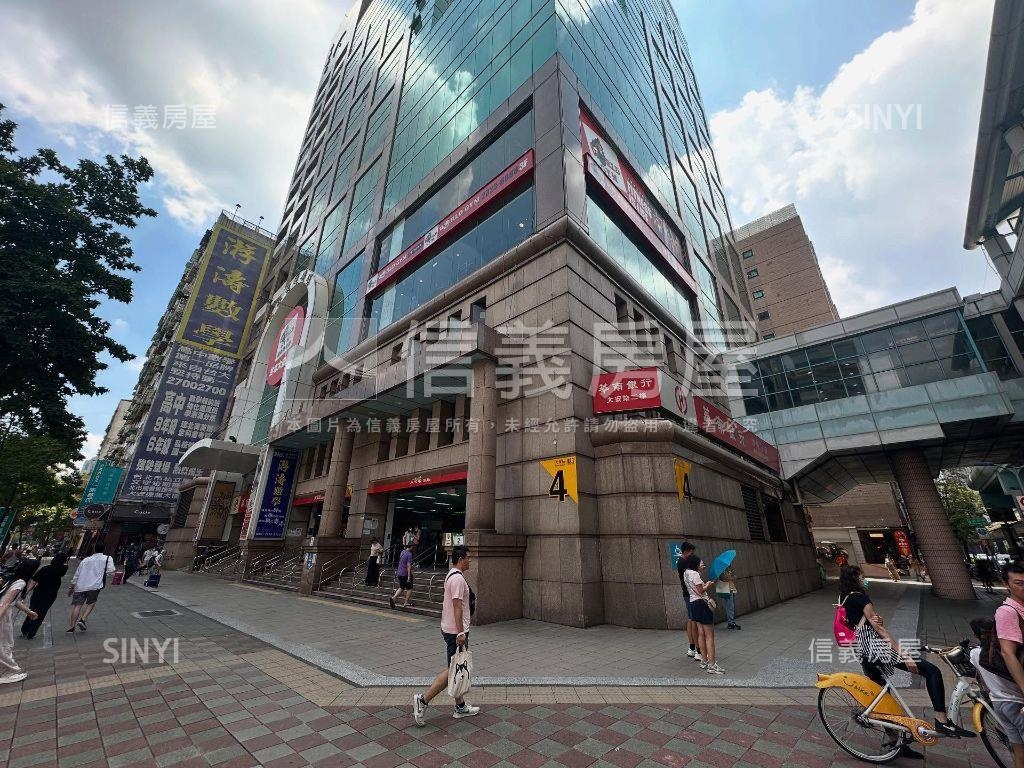 正信義路大馬路上金店面房屋室內格局與周邊環境