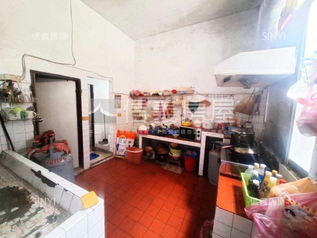 桃鶯路強棒黃金店面房屋室內格局與周邊環境