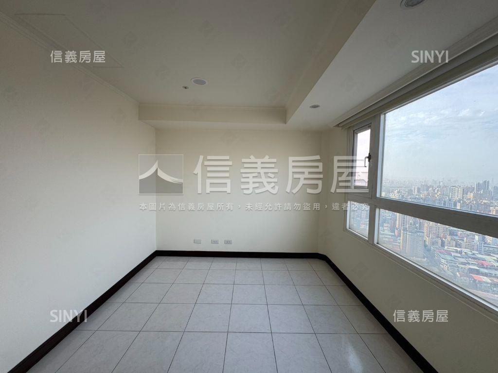 捷運高樓邊間美兩房房屋室內格局與周邊環境